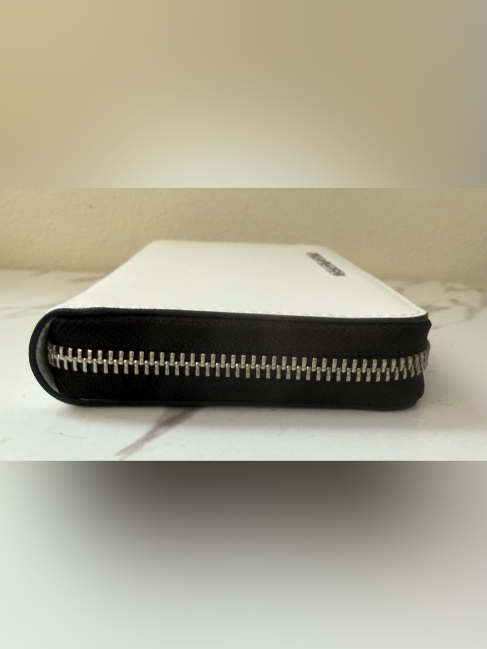 Marc Jacobs Continental Wallet, PU, Textured, Color is Cotton, NWT - Picture 3 of 9